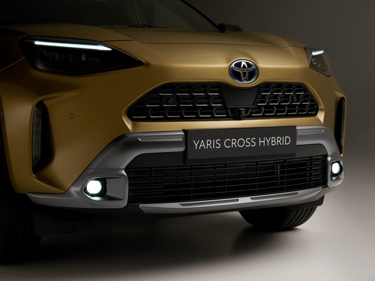 Toyota Yaris Cross - przednie reflektory
